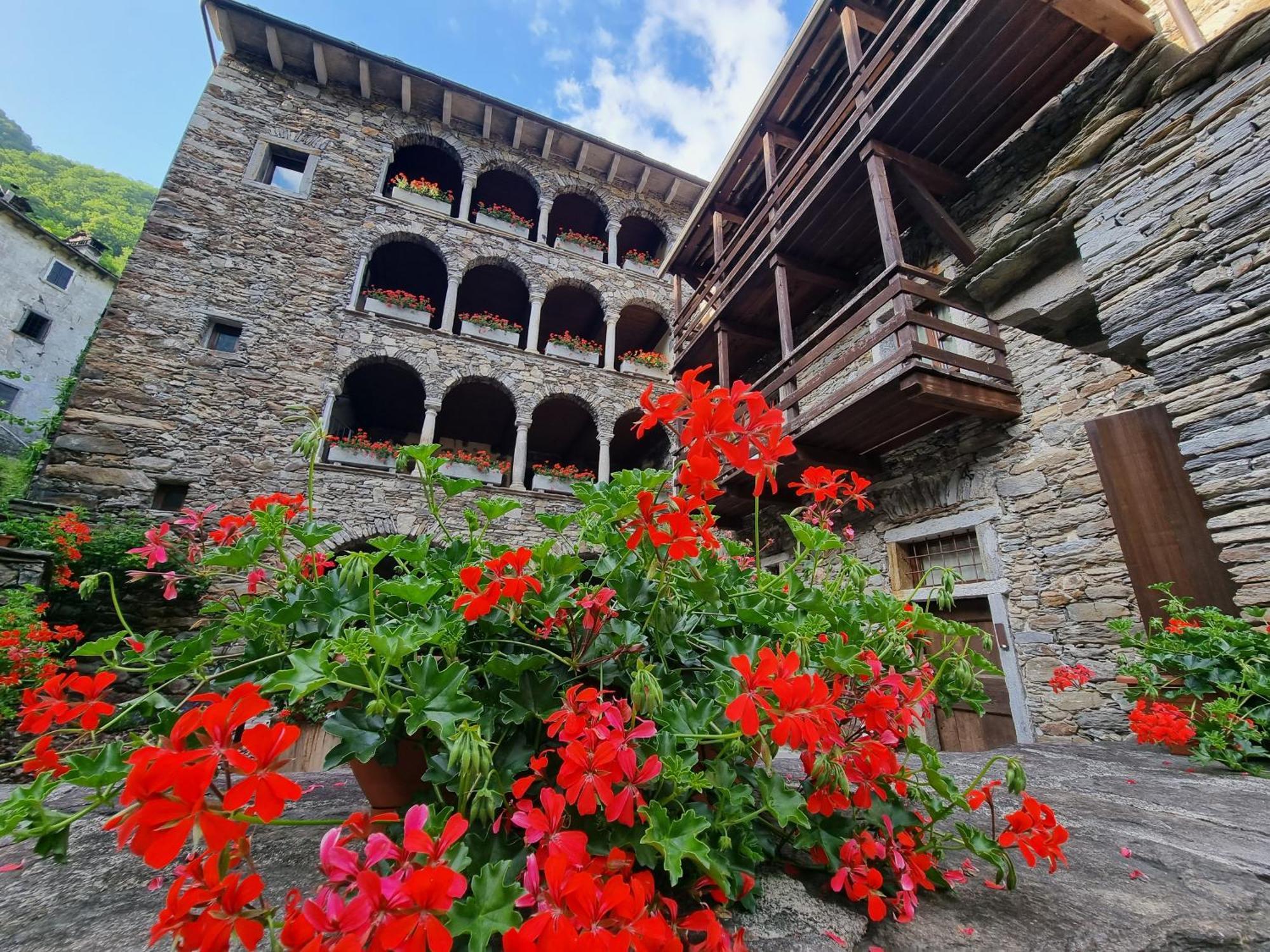Dimora Storica Casa Vanni Villadossola Exterior foto